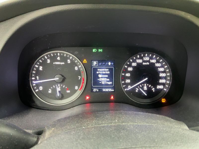 Hyundai Tucson 1.6 TGDI Premium 2WD — zdjęcie 13