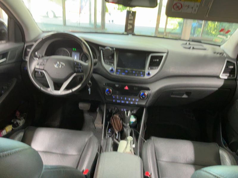 Hyundai Tucson 1.6 TGDI Premium 2WD — zdjęcie 12