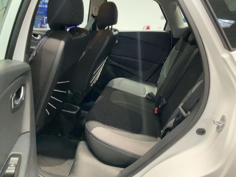 Renault Captur 0.9 TCe Intens — zdjęcie 14