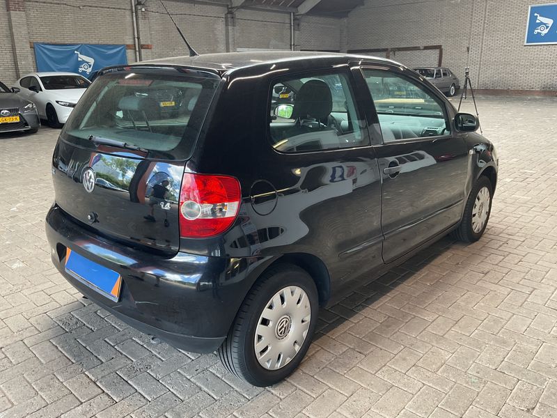Volkswagen Fox 1.4 — zdjęcie 2