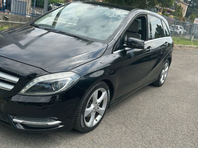 Mercedes-Benz B-Klasse B 180 CDI Premium — zdjęcie 2