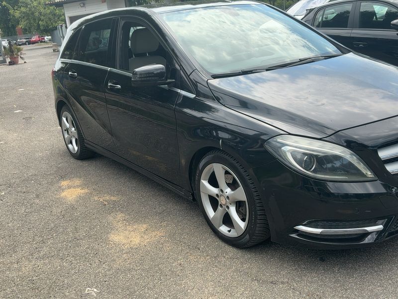 Mercedes-Benz B-Klasse B 180 CDI Premium — zdjęcie 8