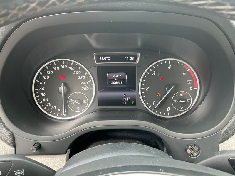 Mercedes-Benz B-Klasse B 180 CDI Premium — zdjęcie 13