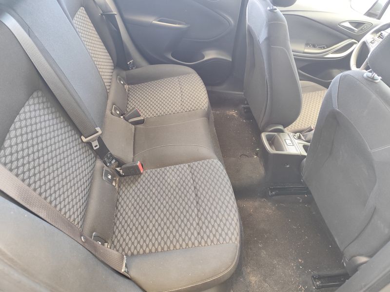 Opel Astra 1.4 SIDI Turbo Selective — zdjęcie 13