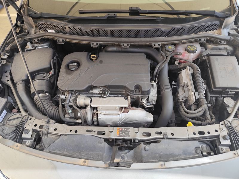 Opel Astra 1.4 SIDI Turbo Selective — zdjęcie 8