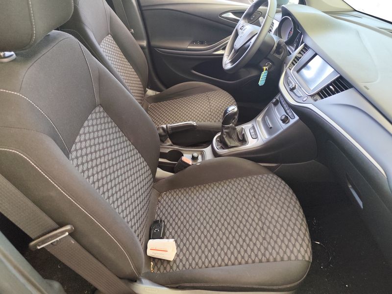 Opel Astra 1.4 SIDI Turbo Selective — zdjęcie 10