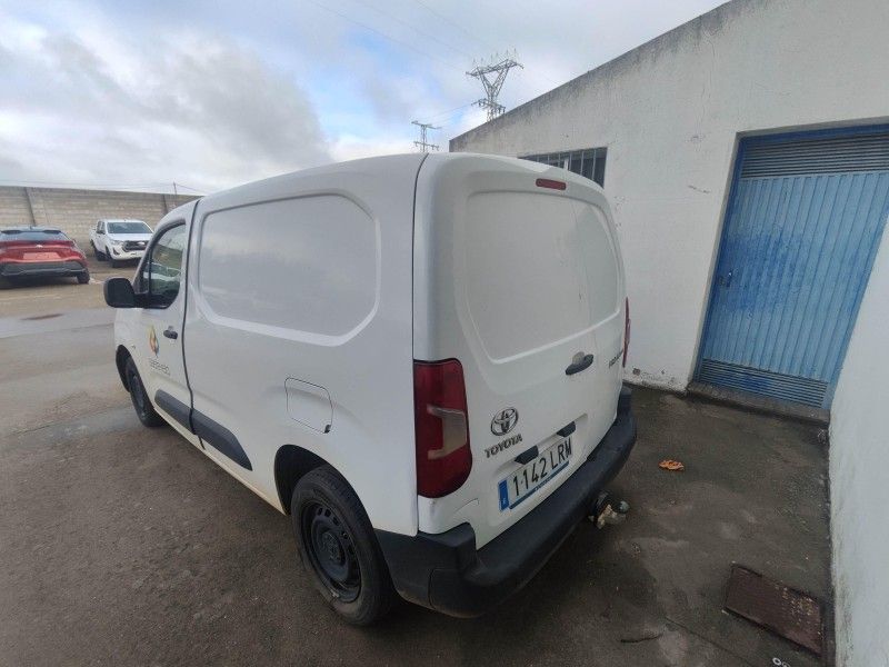 Toyota ProAce City 1.5 D-4D L1 — zdjęcie 4