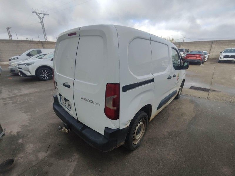 Toyota ProAce City 1.5 D-4D L1 — zdjęcie 5