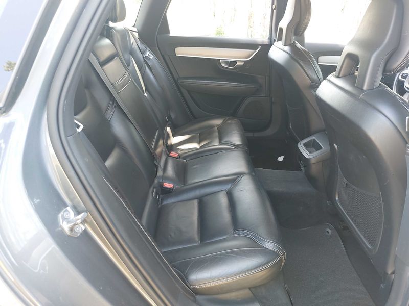 Volvo V90 Cross Country 2.0 D4 Pro AWD — zdjęcie 14