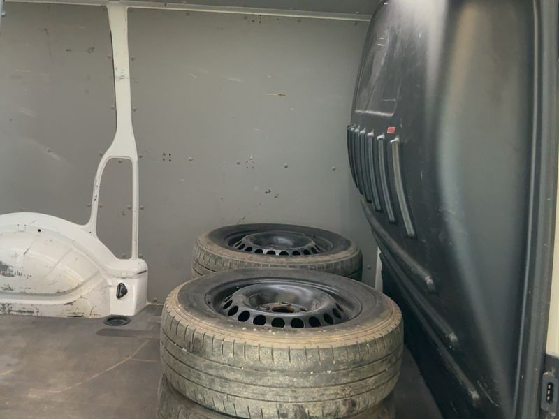 Volkswagen T6 Transporter 2.0 TDI Kasten 4Motion — zdjęcie 14