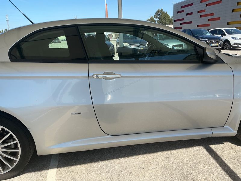 Alfa Romeo Alfa GT 1.9 JTD M-Jet Selective — zdjęcie 7