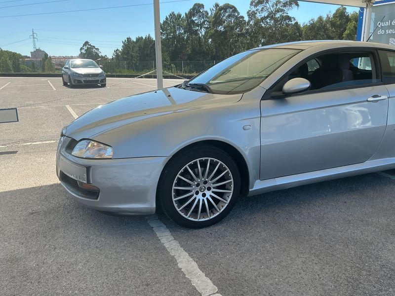 Alfa Romeo Alfa GT 1.9 JTD M-Jet Selective — zdjęcie 2