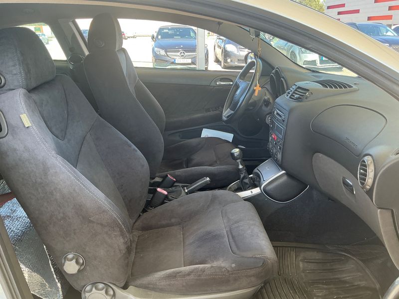Alfa Romeo Alfa GT 1.9 JTD M-Jet Selective — zdjęcie 11