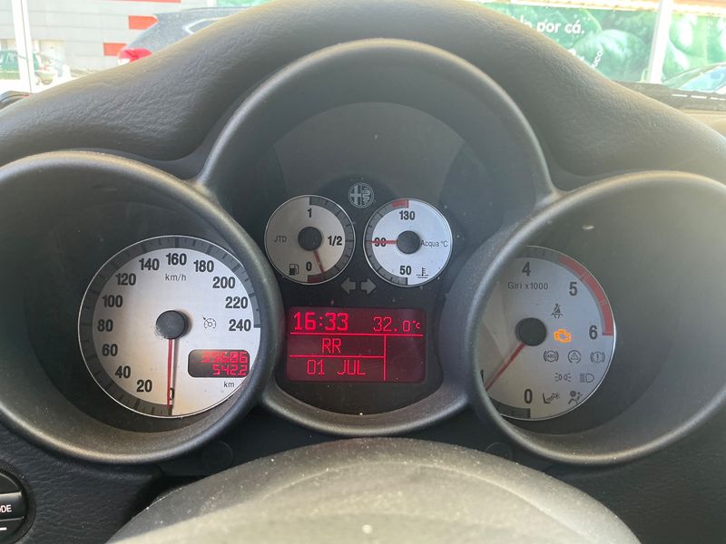 Alfa Romeo Alfa GT 1.9 JTD M-Jet Selective — zdjęcie 13