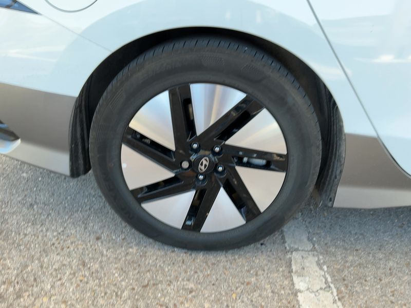 Hyundai IONIQ 6 electric drive 168 kW Techniq 2023 – снимка 9