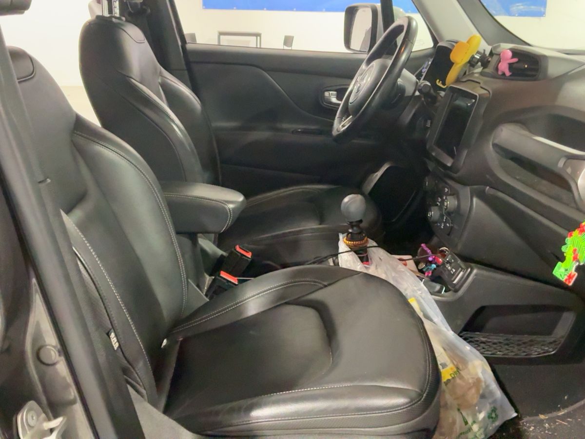Jeep Renegade 2018 — photo 17