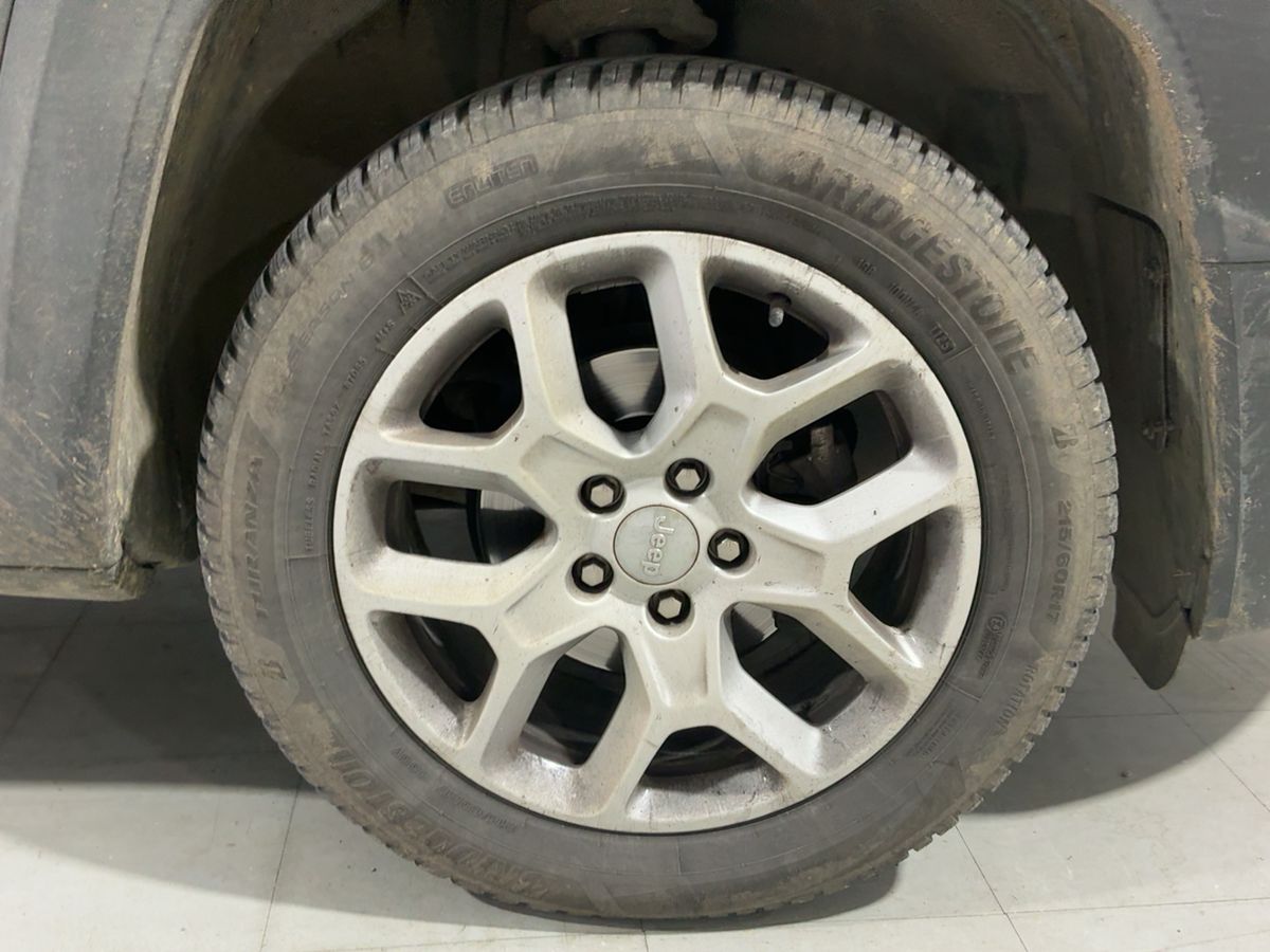 Jeep Renegade 2018 — photo 12
