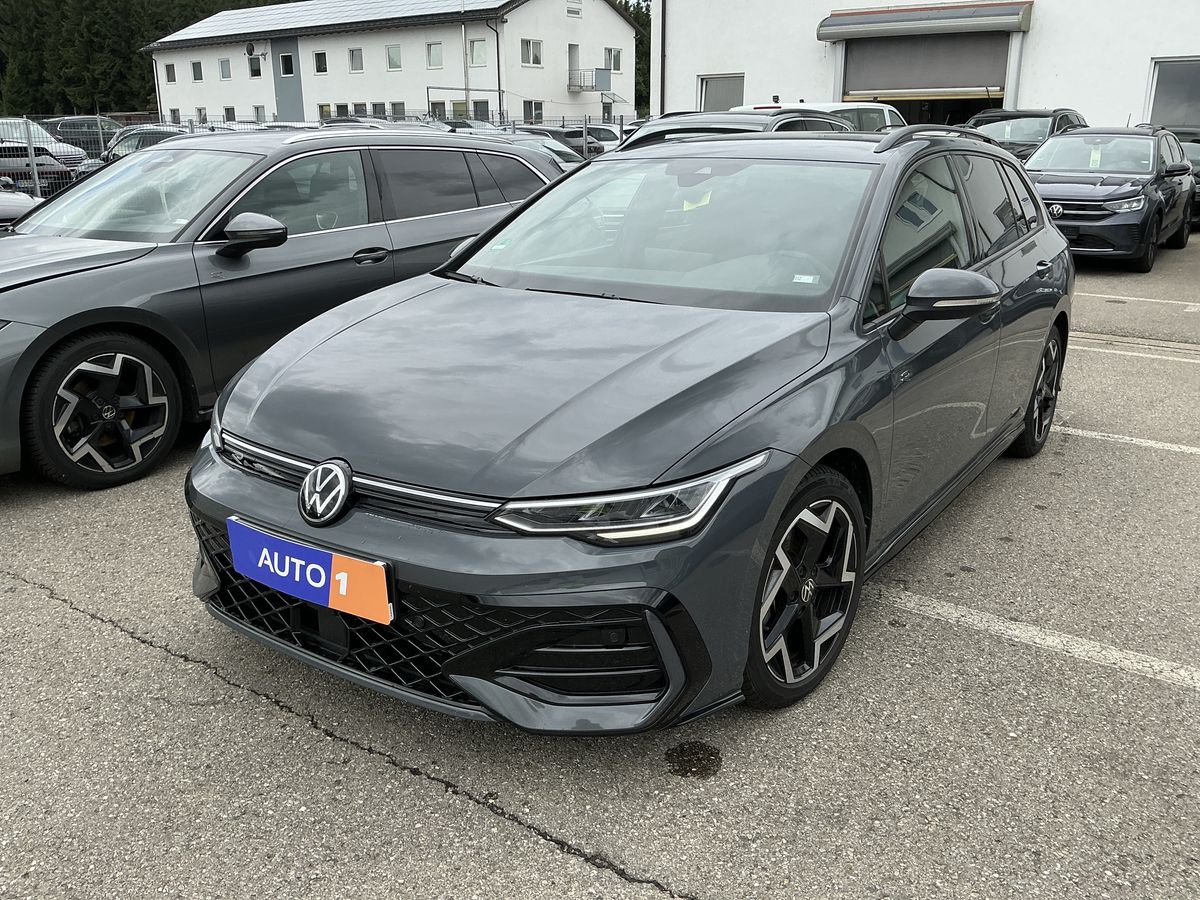 Volkswagen Golf 2025 — photo 1