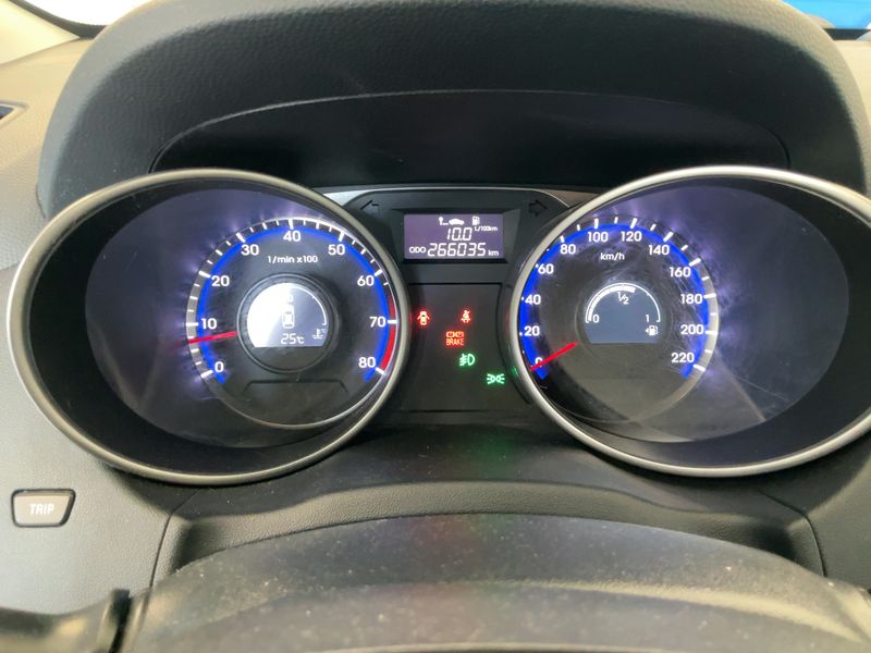 Hyundai ix35 2.0 Comfort 2WD — zdjęcie 13