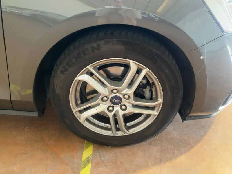 Ford Focus 1.5 TDCi EcoBlue Business 2019 – снимка 11
