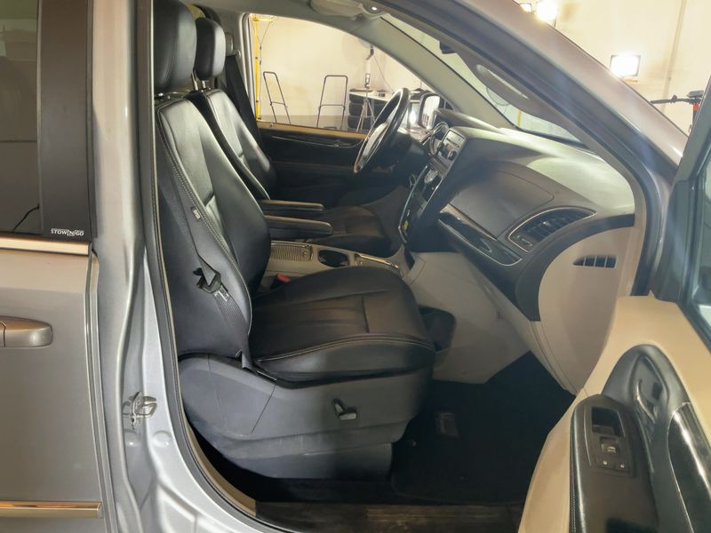 Lancia Voyager 2.8 JTDM Gold — zdjęcie 11