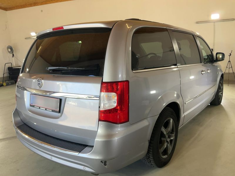 Lancia Voyager 2.8 JTDM Gold — zdjęcie 6
