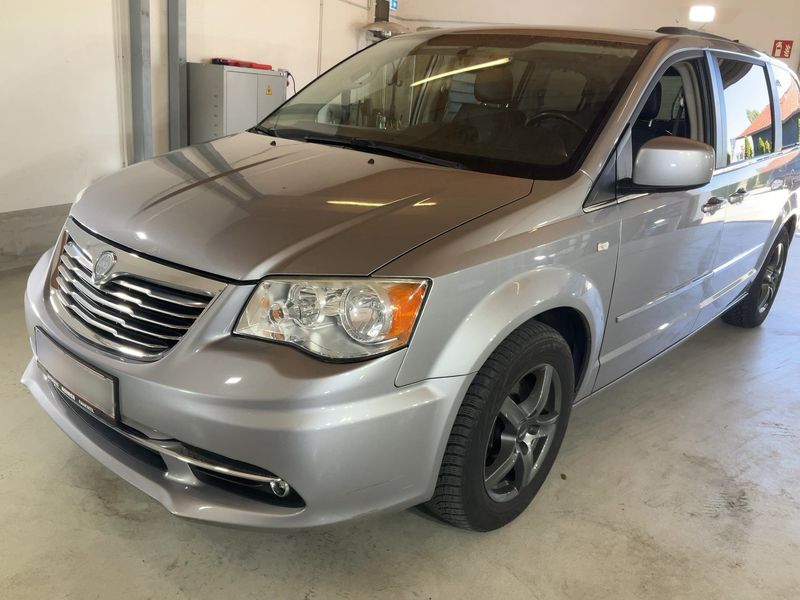 Lancia Voyager 2.8 JTDM Gold