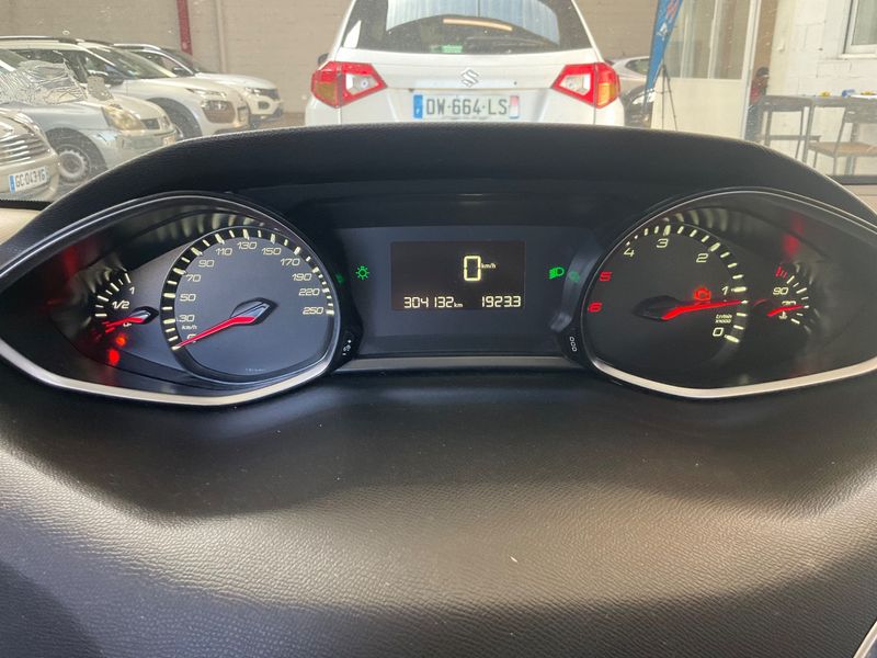 Peugeot 308 1.6 Blue-HDi Active Business 2015 – снимка 4