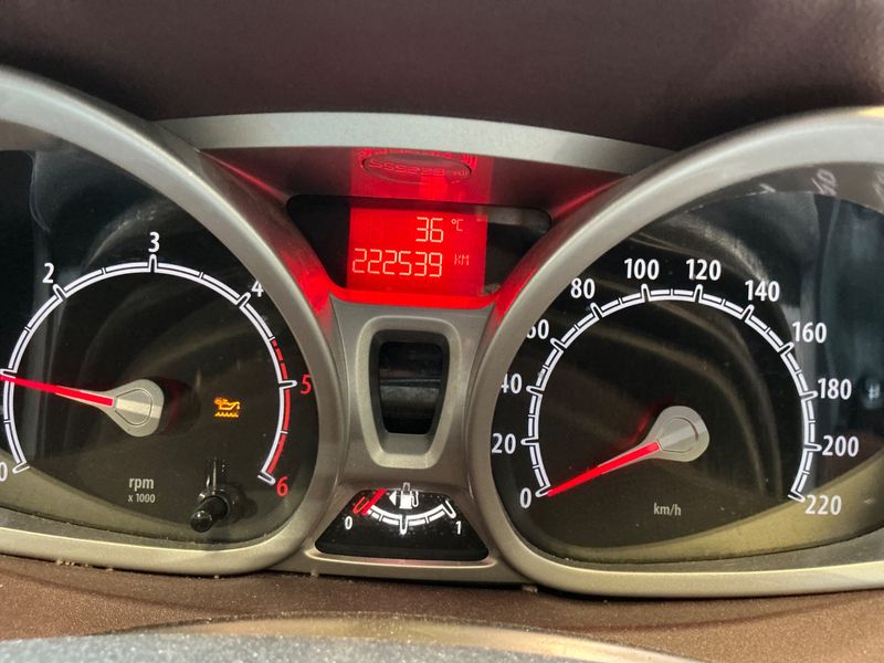 Ford Fiesta 1.6 TDCi Titanium 2011 – снимка 4