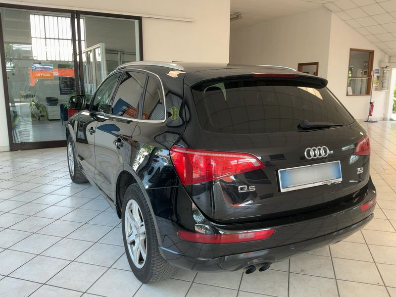Audi Q5 2.0 TDI quattro 2011 – снимка 6