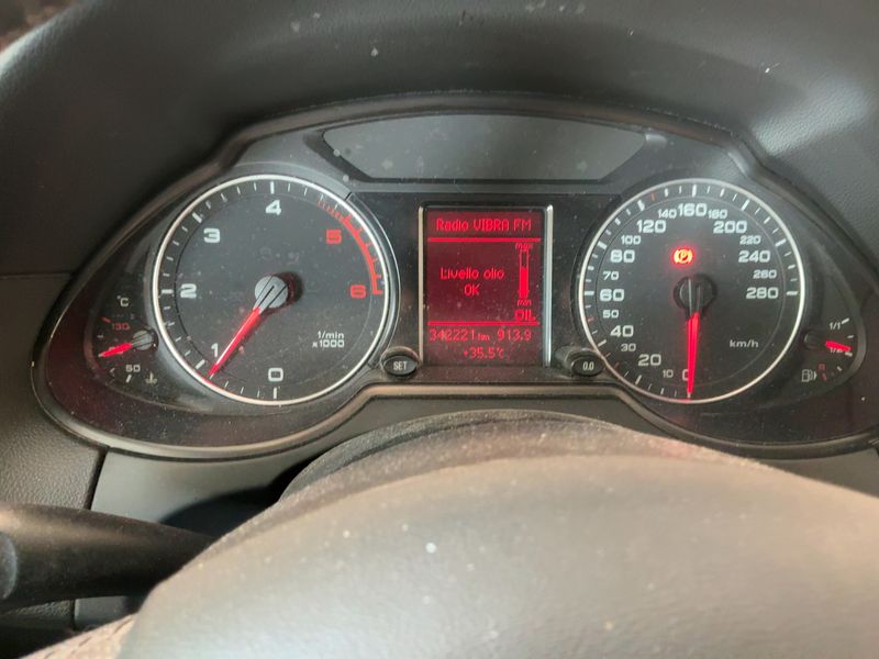 Audi Q5 2.0 TDI quattro 2011 – снимка 18