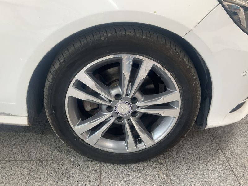 Mercedes-Benz E-Klasse E 220 CDI BlueEfficiency Avantgarde 2014 – снимка 11