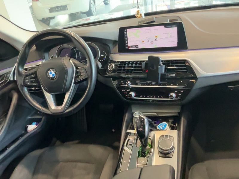 BMW 5er 530d xDrive — zdjęcie 12