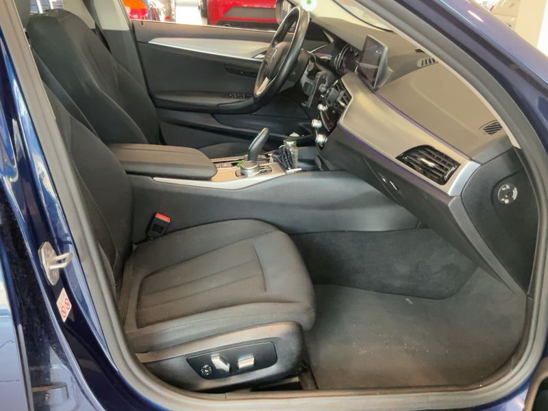BMW 5er 530d xDrive — zdjęcie 11
