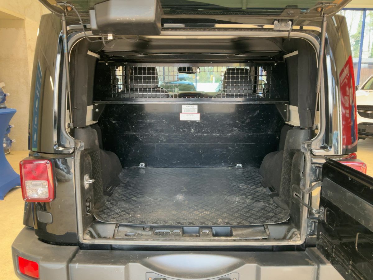 Jeep Wrangler 2017 — photo 17