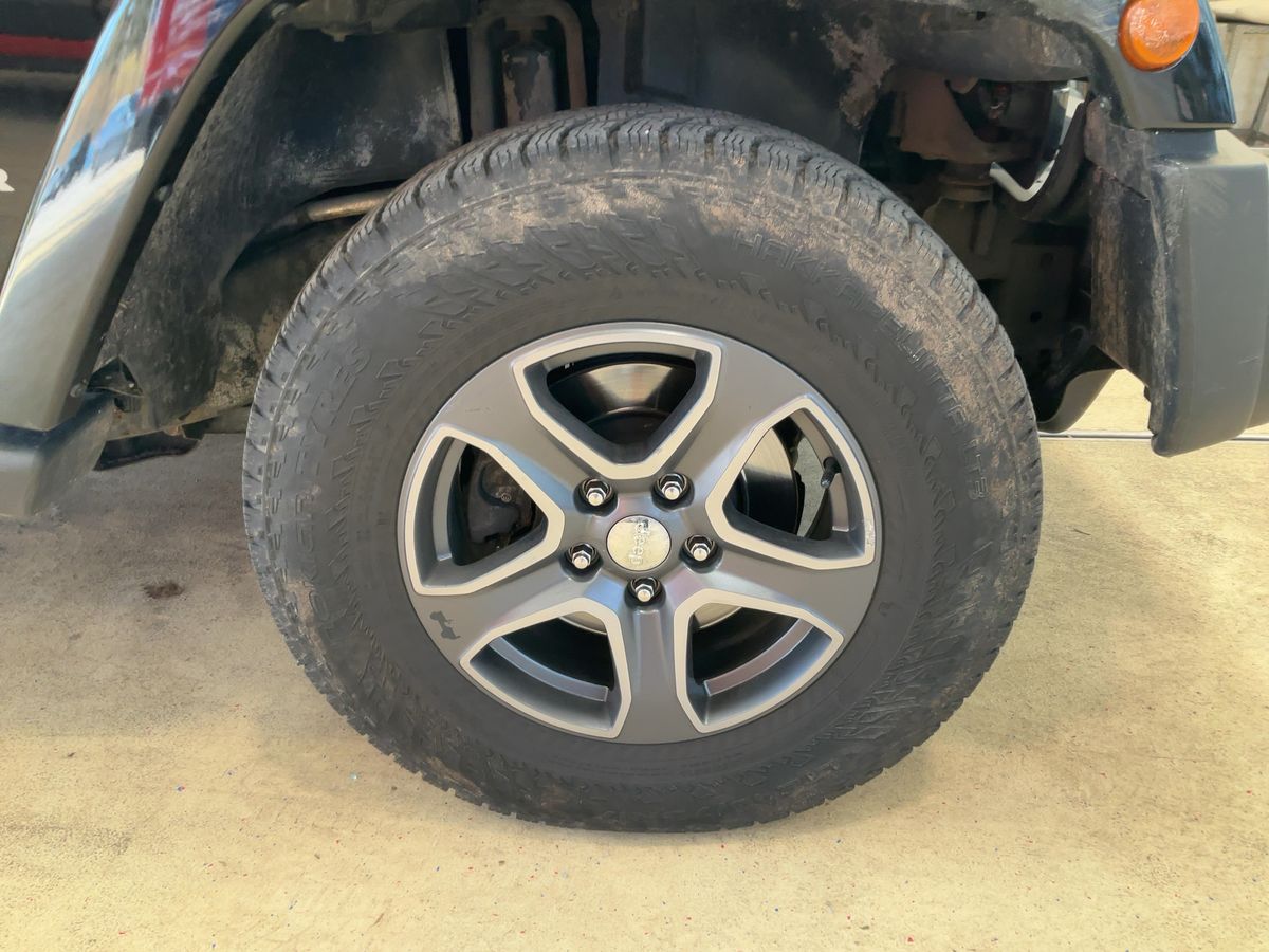 Jeep Wrangler 2017 — photo 12