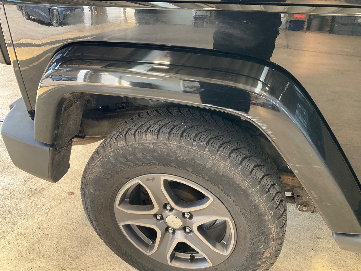 Jeep Wrangler 2017 — photo 38