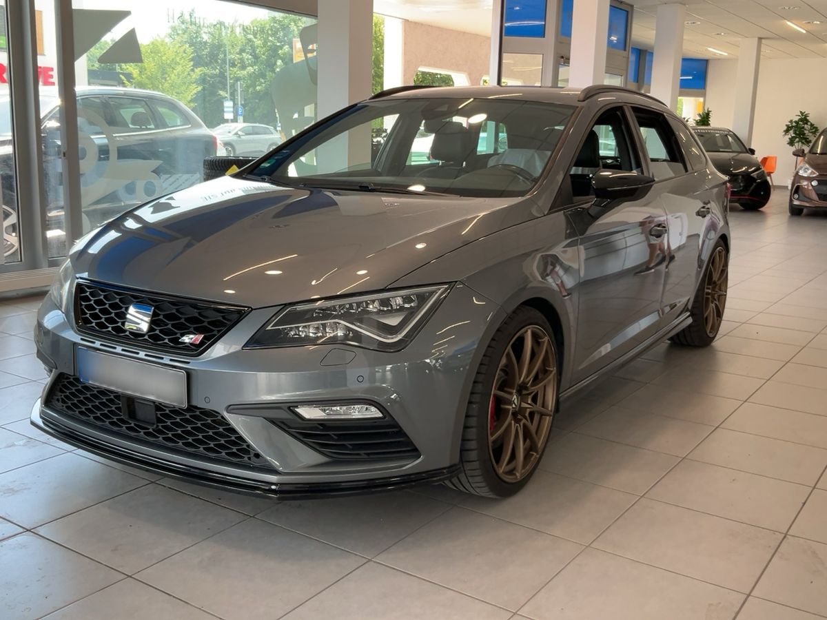 Seat Leon 2018 — photo 1