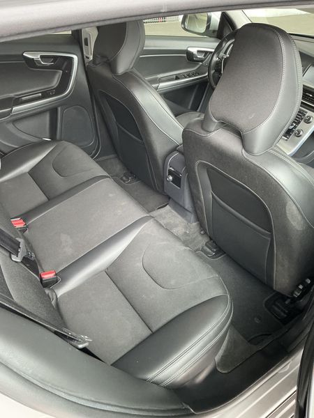 Volvo V60 2.0 D3 Linje Business 2016 – снимка 19