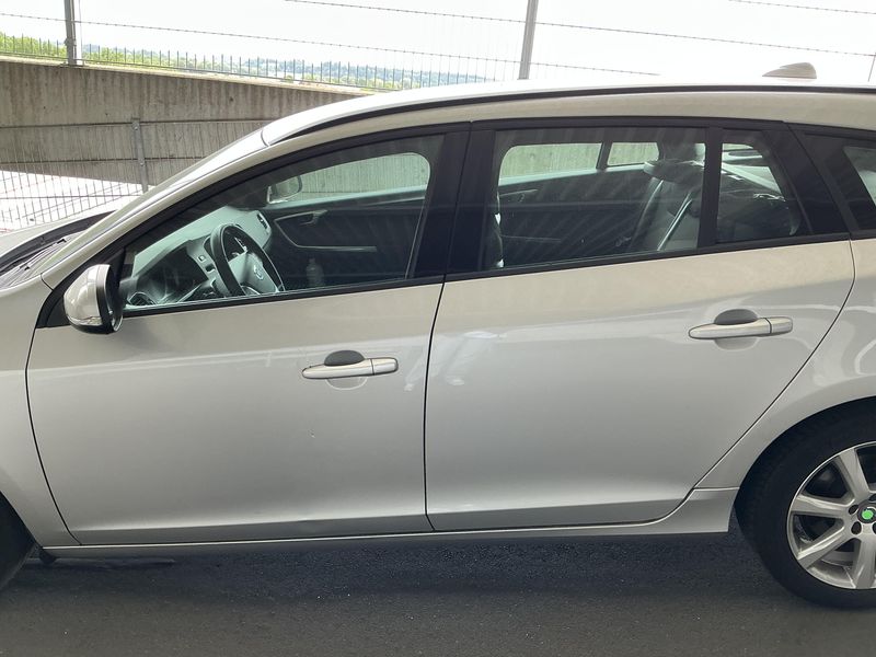 Volvo V60 2.0 D3 Linje Business 2016 – снимка 4