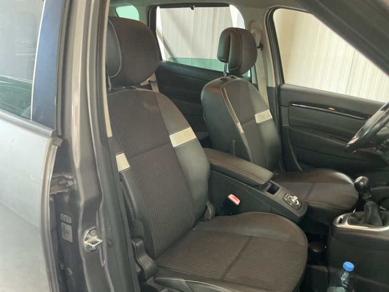 Renault Scenic 1.5 dCi Energy Bose — zdjęcie 3