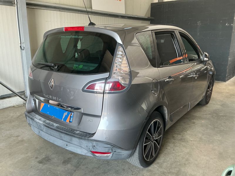 Renault Scenic 1.5 dCi Energy Bose — zdjęcie 2