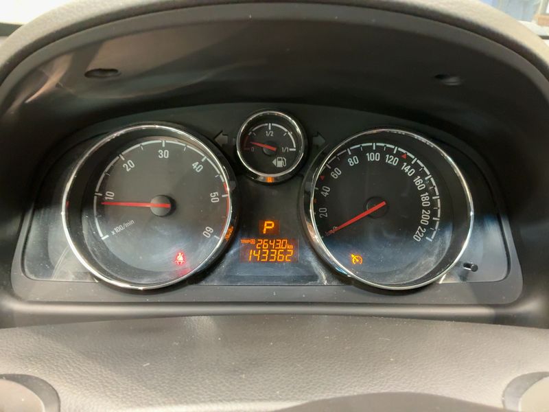 Opel Antara 2.2 CDTI Design Edition 4x4 — zdjęcie 13