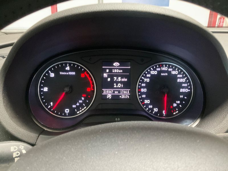 Audi A3 Limousine 1.6 TDI Attraction — zdjęcie 13