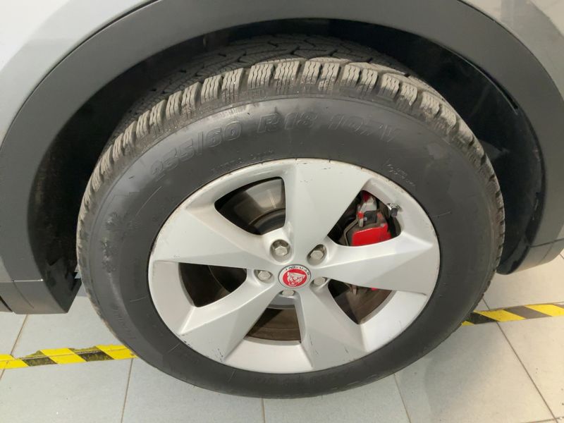 Jaguar E-Pace D150 AWD 2018 – снимка 11