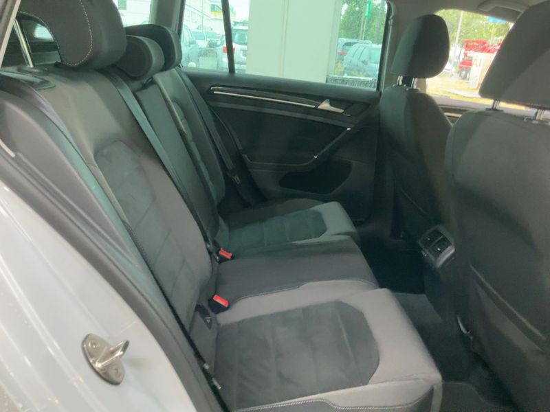 Volkswagen Golf VII 2.0 TDI Highline BlueMotion Tech 2017 – снимка 19