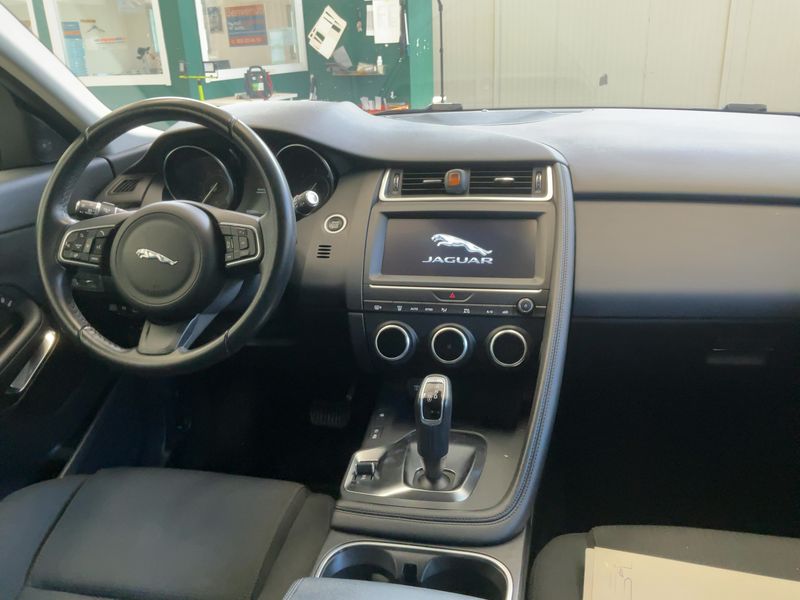 Jaguar E-Pace D150 AWD — zdjęcie 12