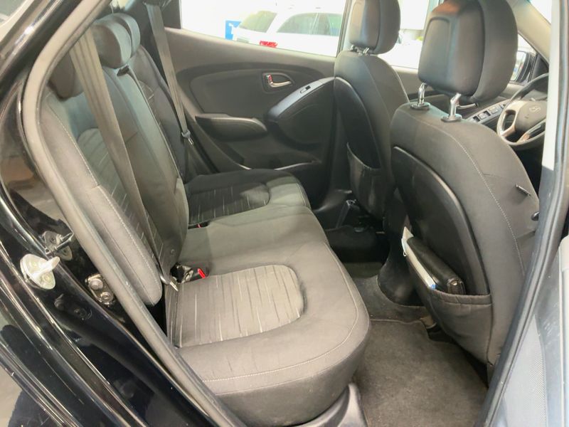 Hyundai ix35 1.6 FIFA World Cup Edition 2WD — zdjęcie 14
