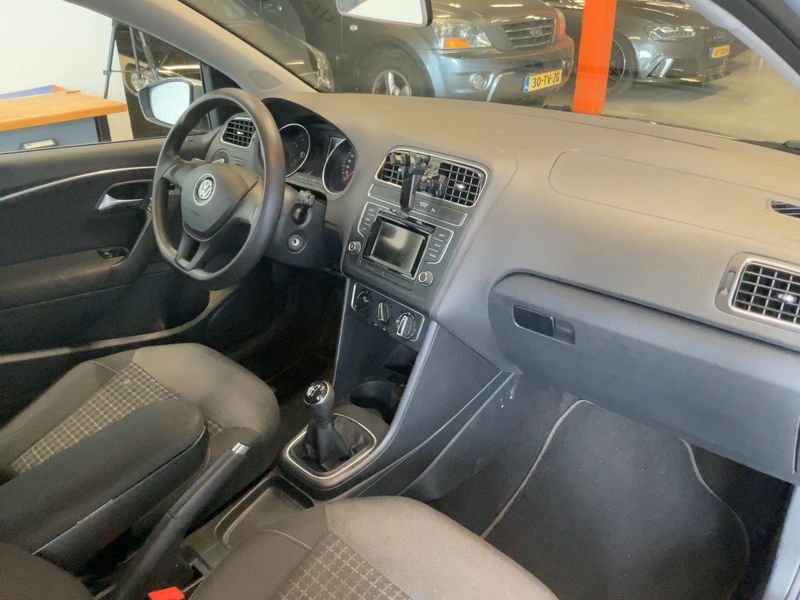 Volkswagen Polo 1.0 Comfortline — zdjęcie 12