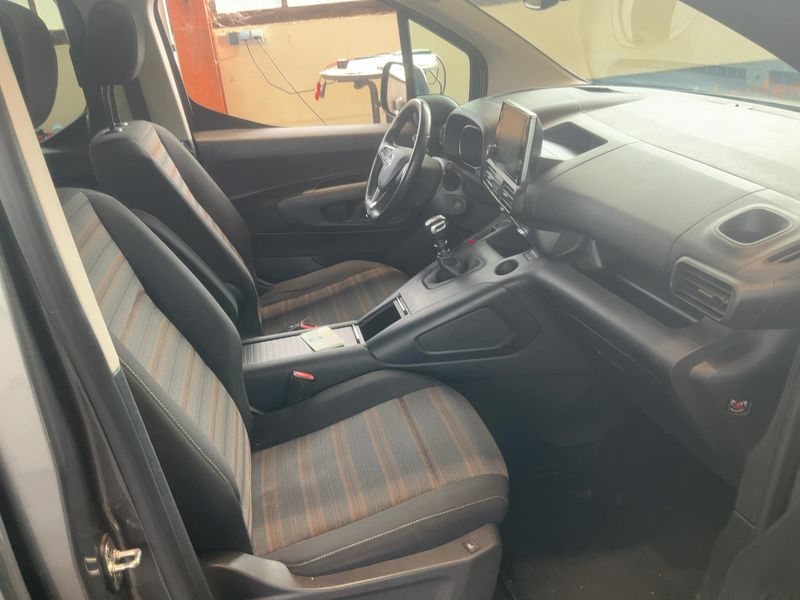 Opel Combo Life 1.2 Turbo INNOVATION — zdjęcie 11